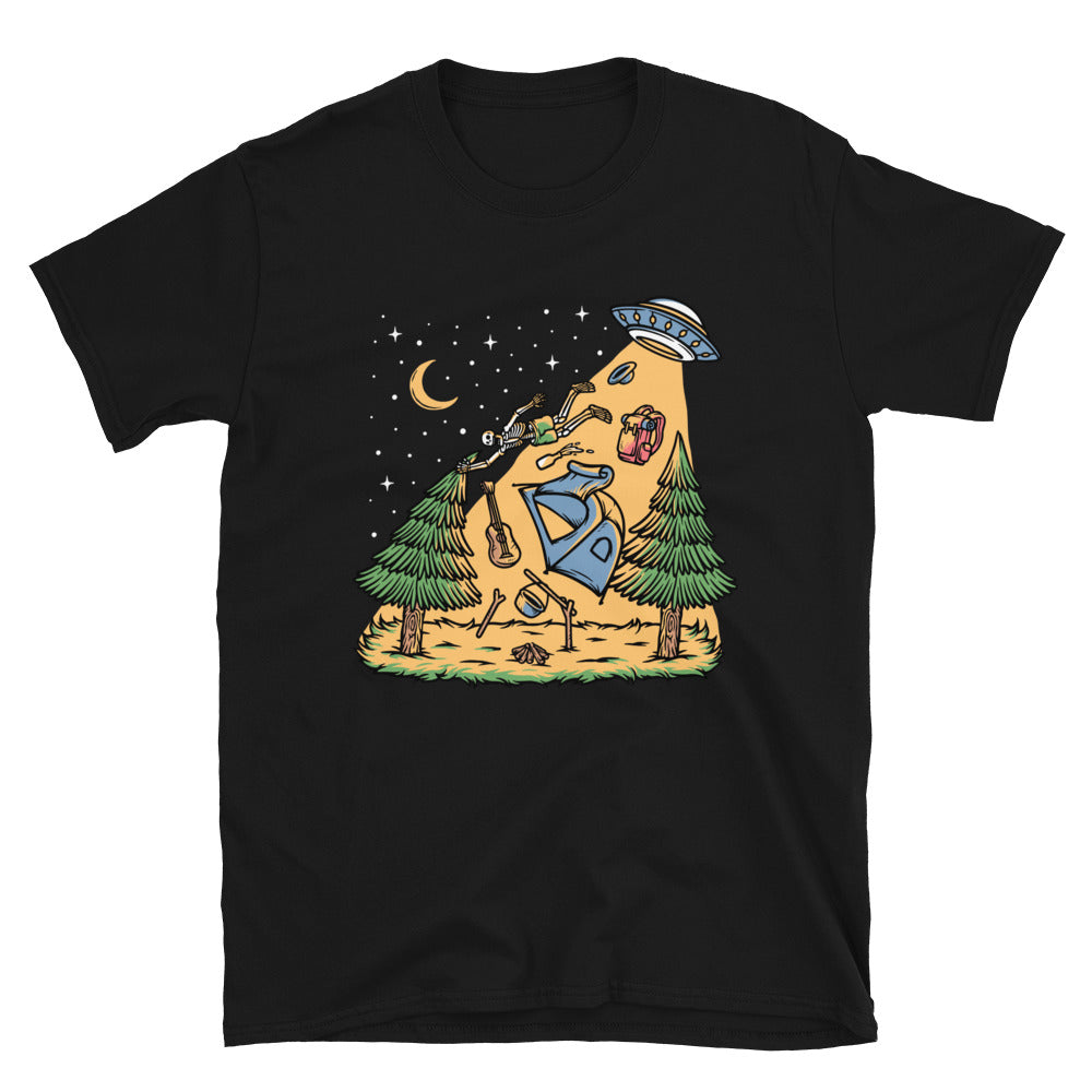 Totenkopf von UFO beim Camping Fit Unisex Softstyle T-Shirt