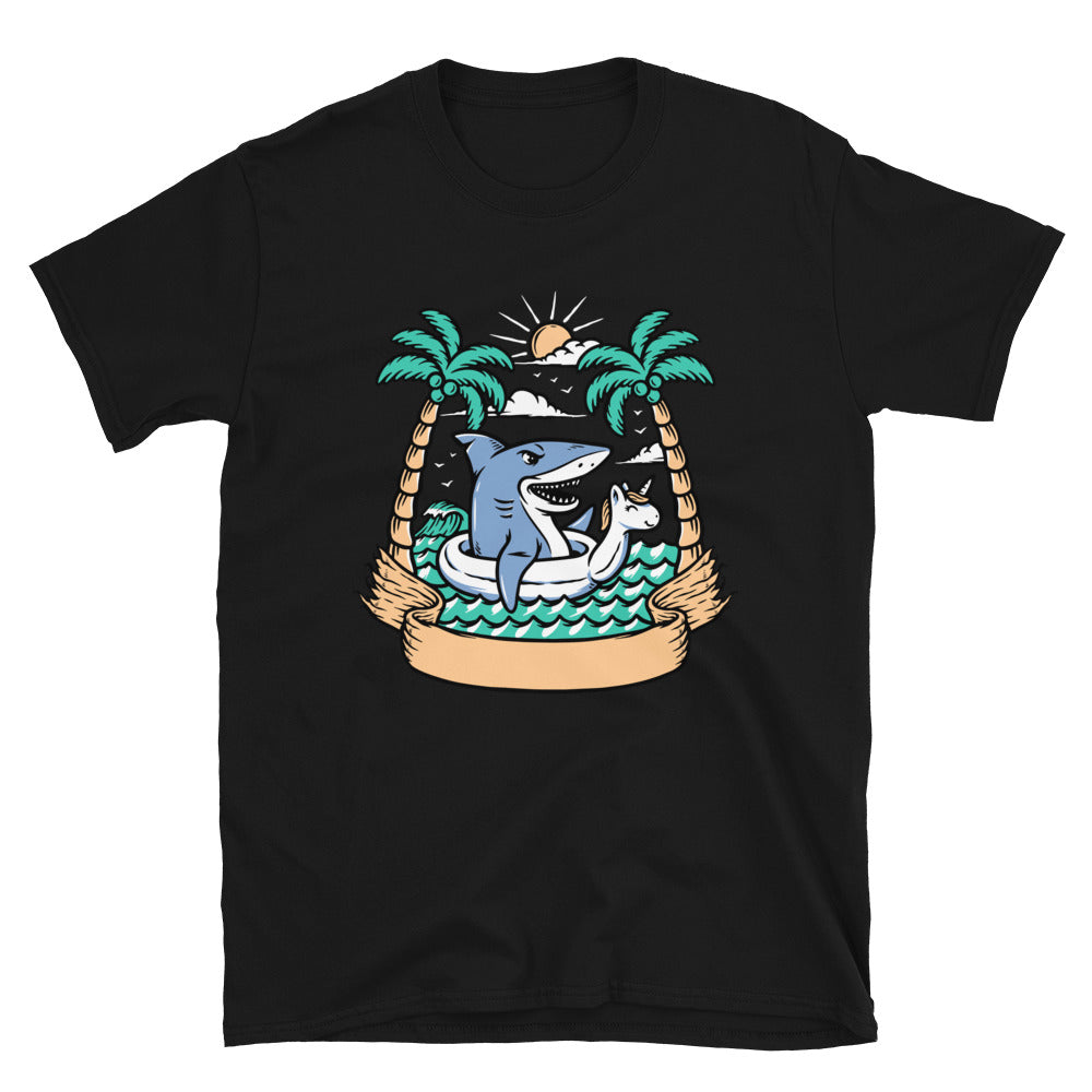 Tiburón relajándose en la playa Fit Unisex Softstyle Camiseta