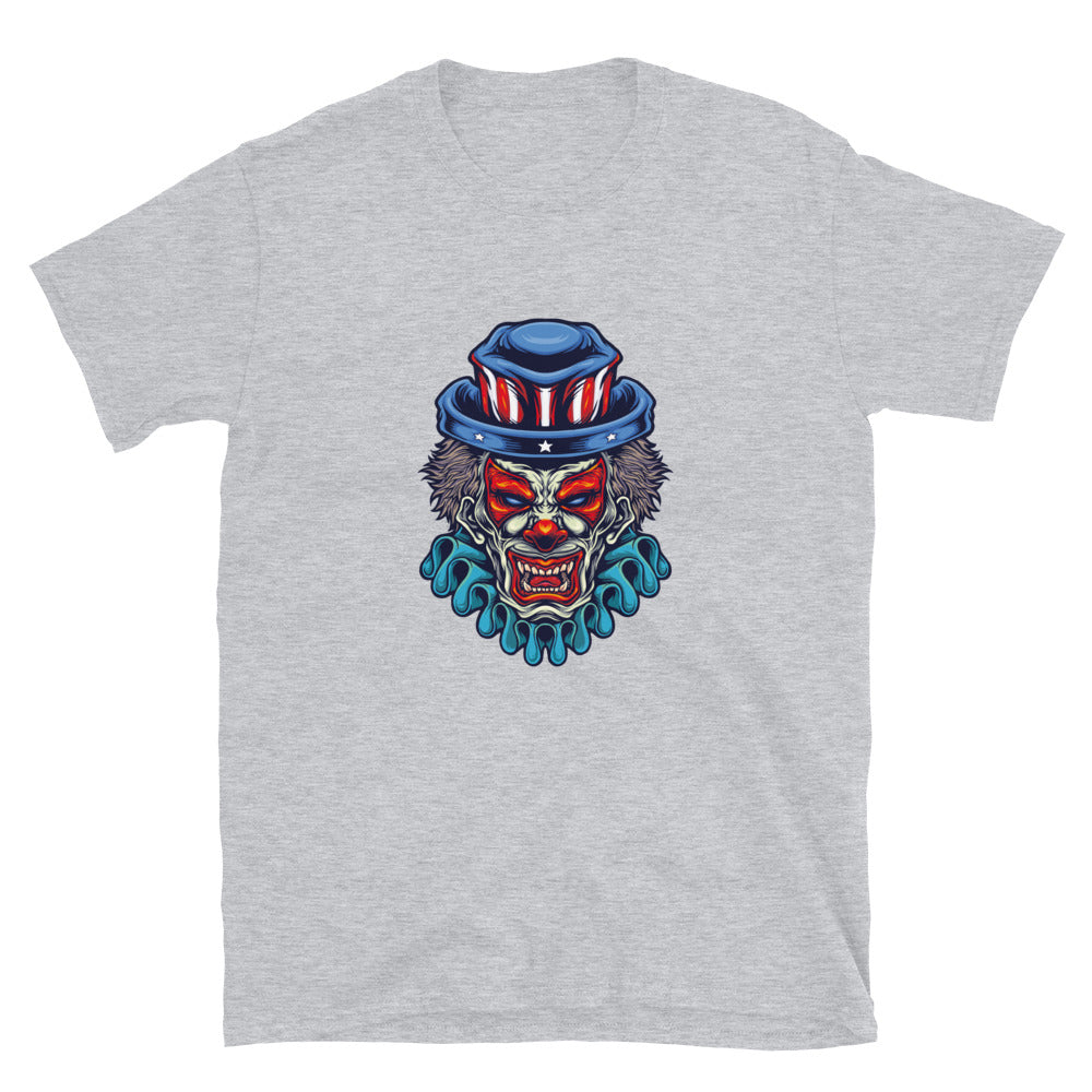 Gruseliger Clown mit Hut der amerikanischen Flagge. Unisex-Softstyle-T-Shirt