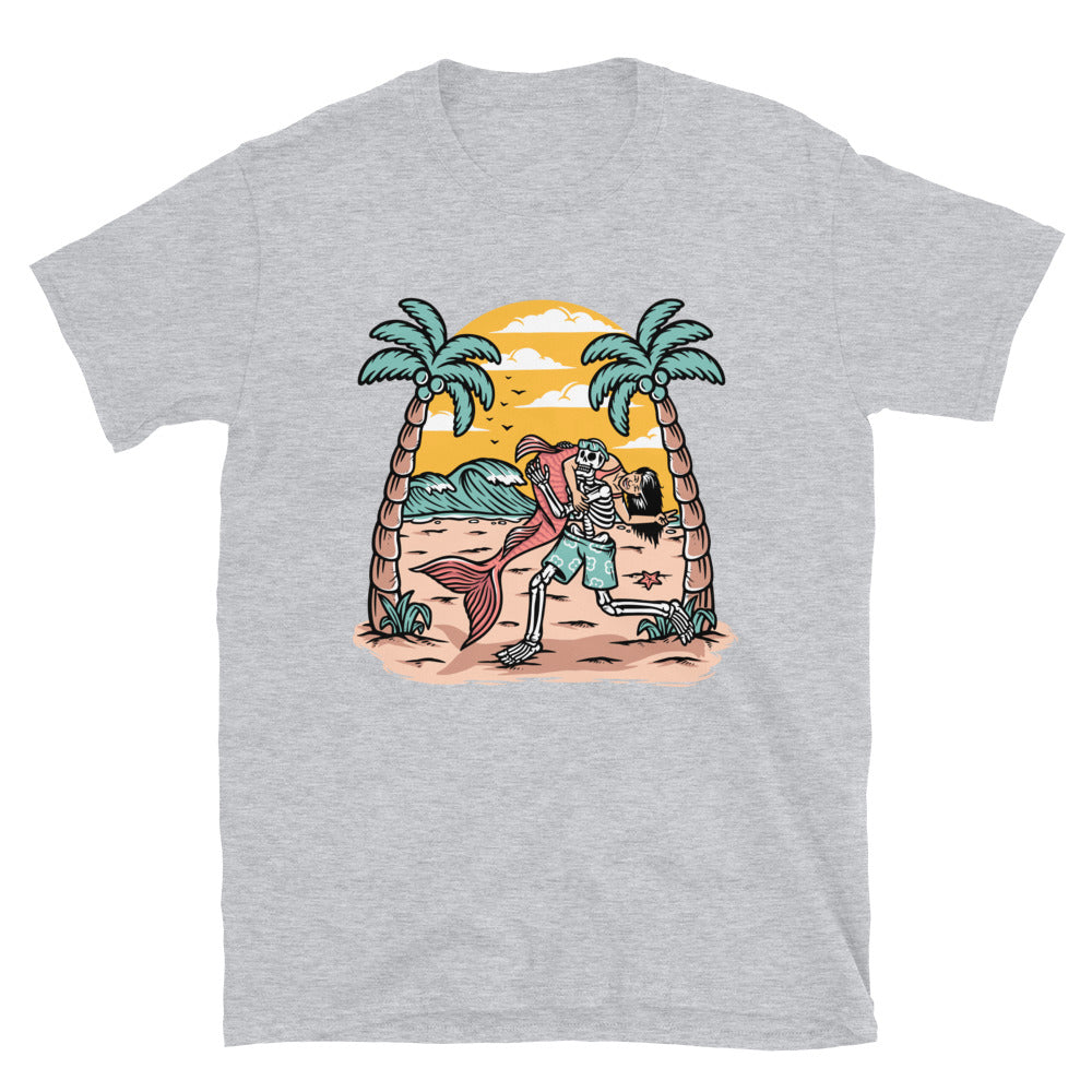 Skull holding a mermaid on the beach Fit Unisex Softstyle T-Shirt