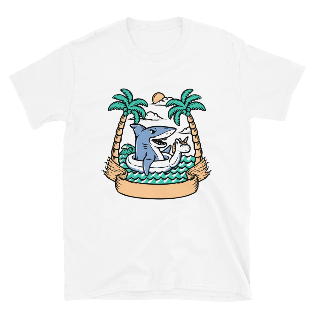 Hai entspannt am Strand Fit Unisex Softstyle T-Shirt